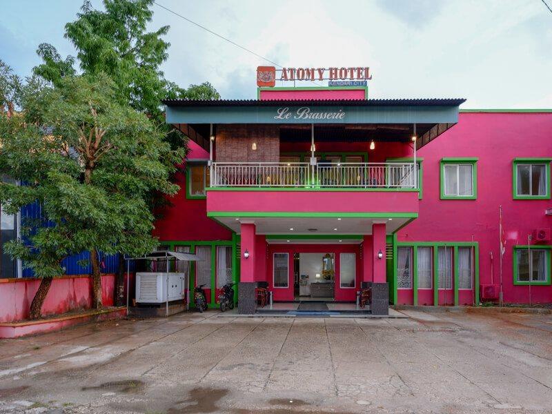 Отель Reddoorz Near Citraland Waterpark Kendari Lepoleop Экстерьер фото