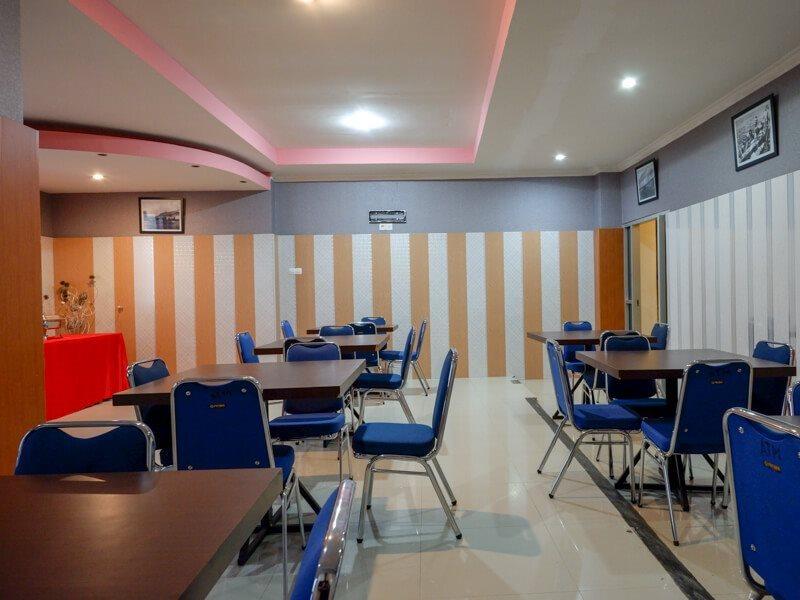 Отель Reddoorz Near Citraland Waterpark Kendari Lepoleop Экстерьер фото