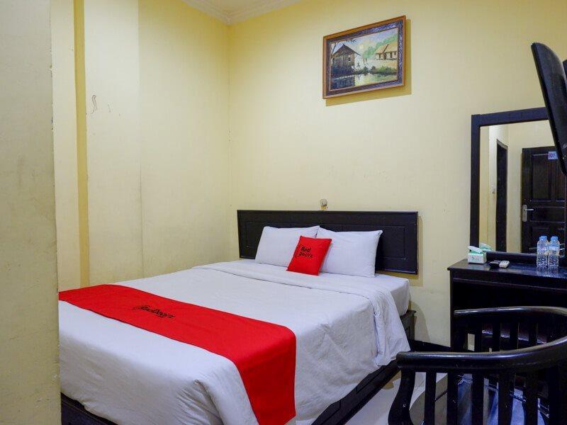 Отель Reddoorz Near Citraland Waterpark Kendari Lepoleop Экстерьер фото